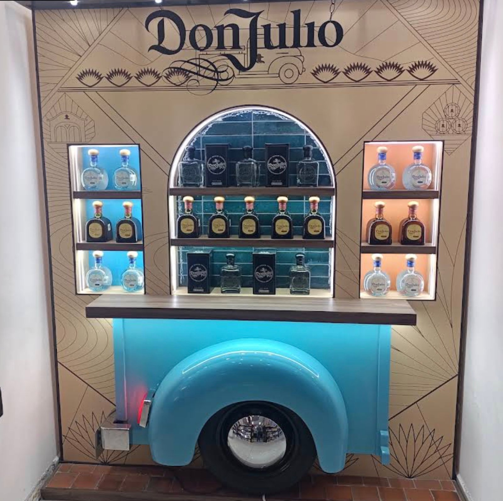 Exhibidor de tequila en la tienda de Dinastía